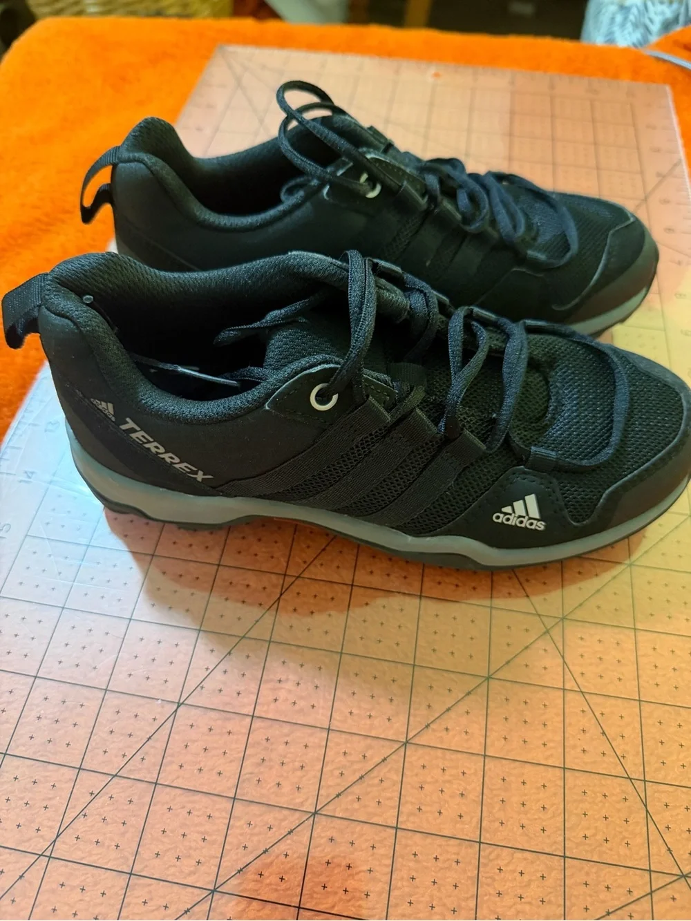 Adidas Terrex AX2R Kids Size 2 Black Gray Hiking Trail Shoes BB1935